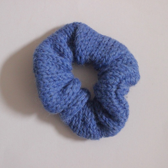 Handmade Women’s Blue Lace Knit Headband and Scrunchie Set - Picture 6 of 7